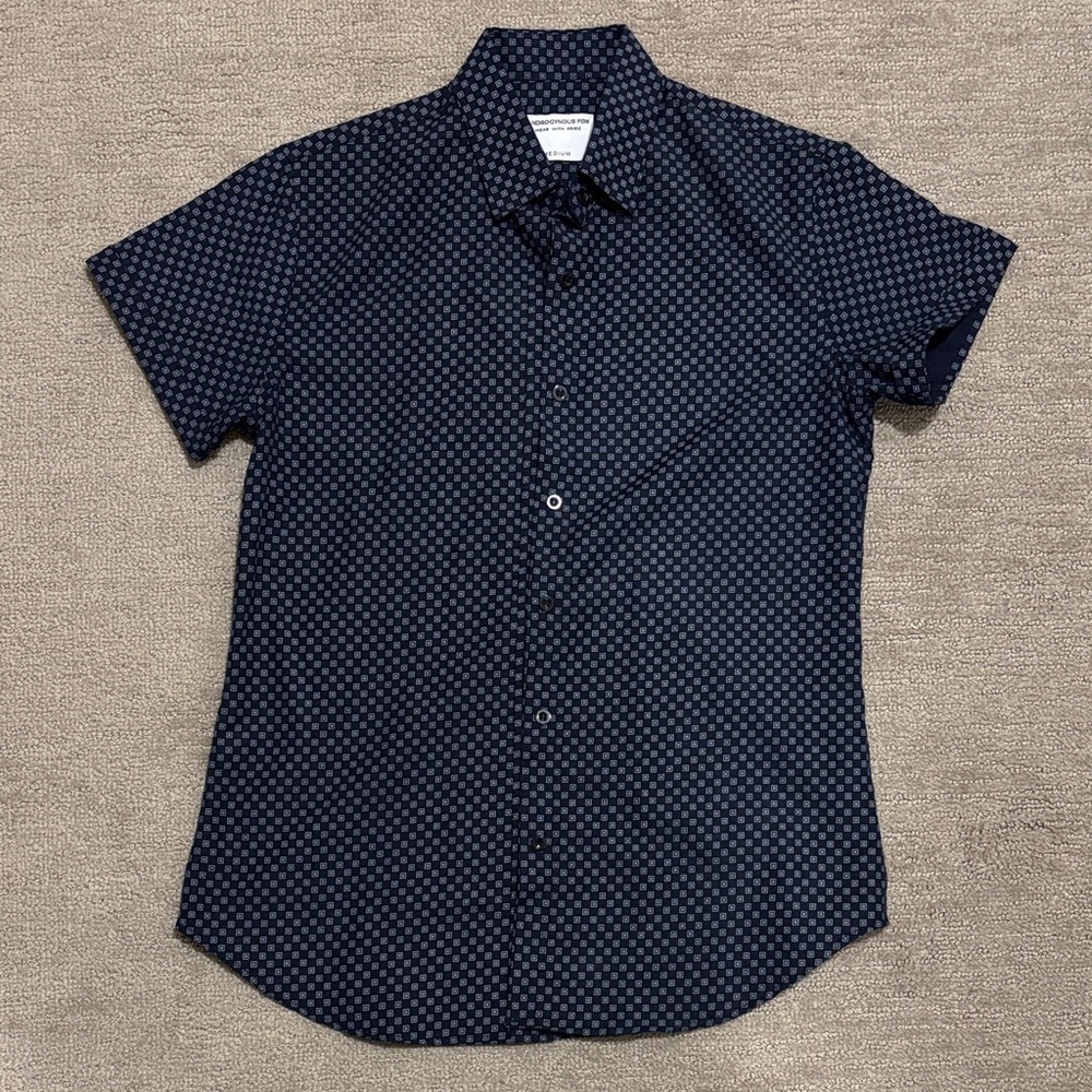 Androgynous Fox Women’s Navy Patterned Short-Sleeve Shirt